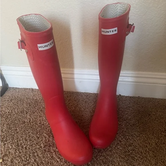 Hunter Red Rain Boots, Size 8 - Picture 1 of 2